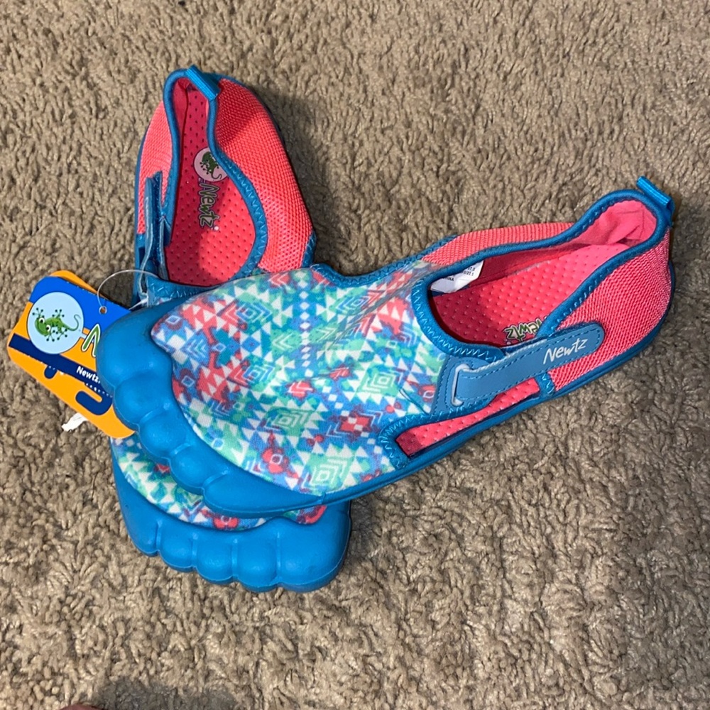 NEW! Newtz vibrant water shoes